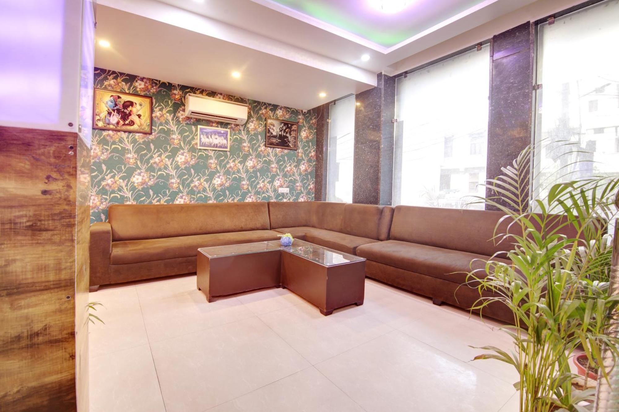 Hotel Smart Plaza By Smart Group Nueva Delhi Exterior foto