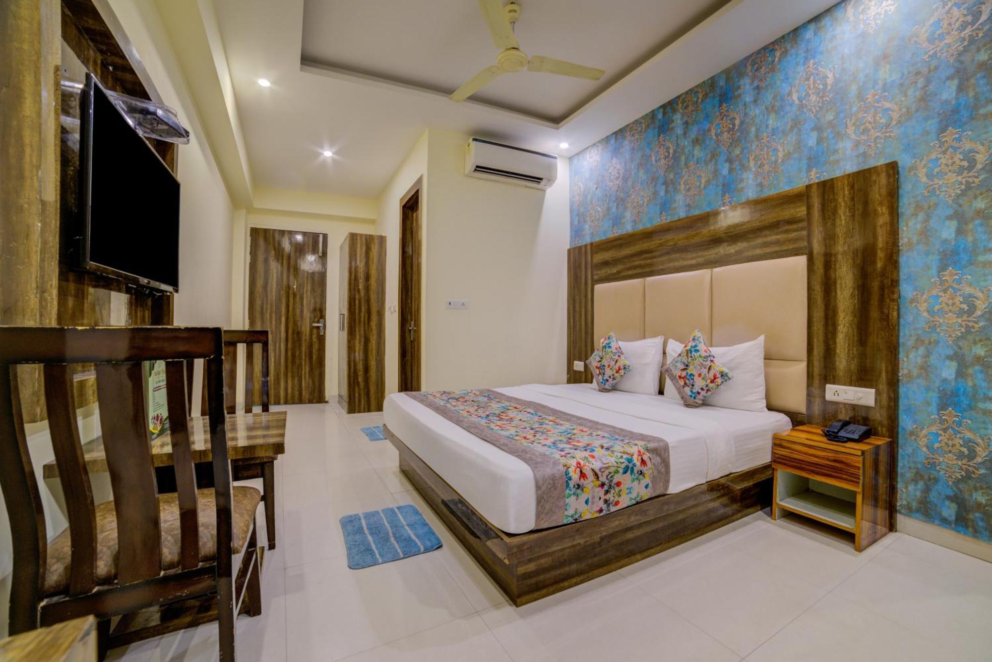 Hotel Smart Plaza By Smart Group Nueva Delhi Exterior foto