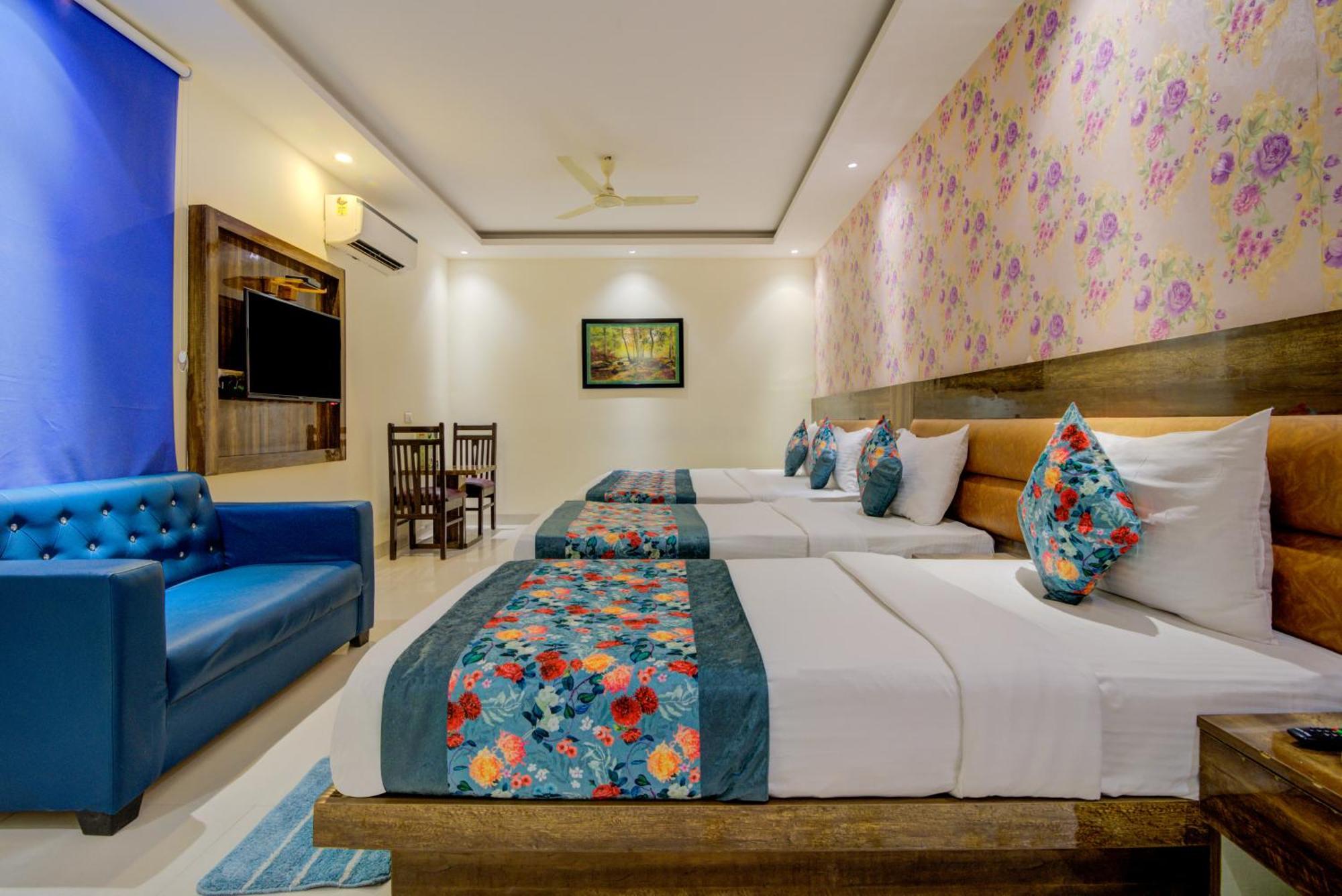 Hotel Smart Plaza By Smart Group Nueva Delhi Exterior foto